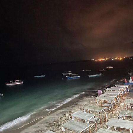 Mandala Beach Club Hotel Pendales Bagian luar foto