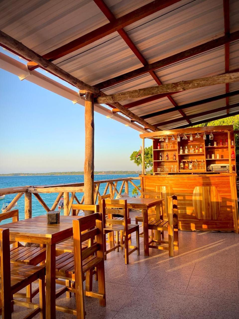 Mandala Beach Club Hotel Pendales Bagian luar foto